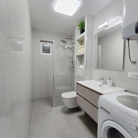 Ana شقة تروغير