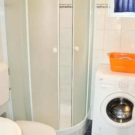 Ana شقة تروغير