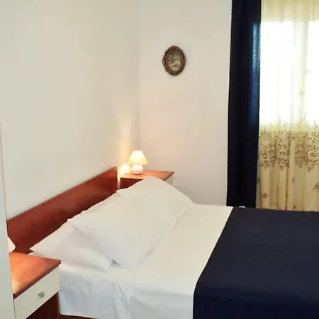 شقة Ana تروغير